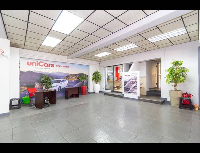 275M² BUILDING TO LET IN WOODSTOCK